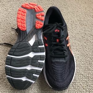 ASIC GT-2000 8 Running Shoes - Like New